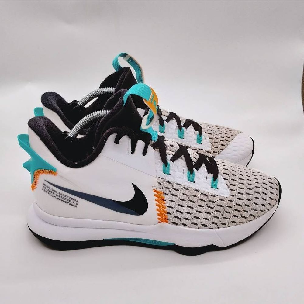 Nike LeBron Witness V Basketball Sneakers Mens Size 11.5 White Blue Grey Shoes